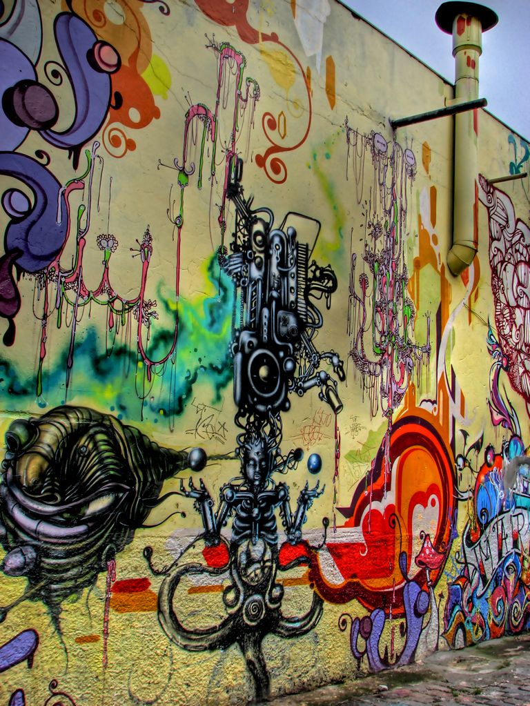 Graffiti in HDR style in Vila Madalena in São Paulo by Marques Murilo